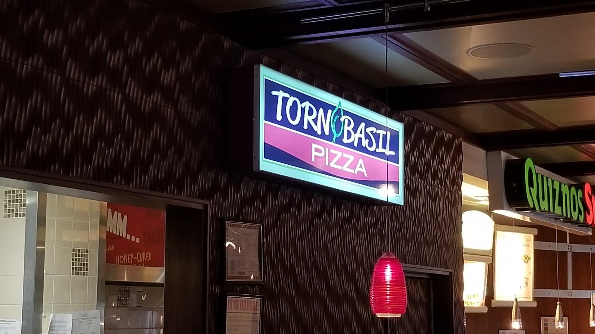 Pizza Torn Basil