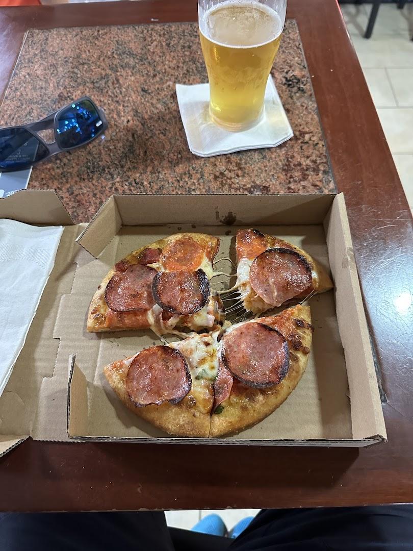 Pizza Torn Basil